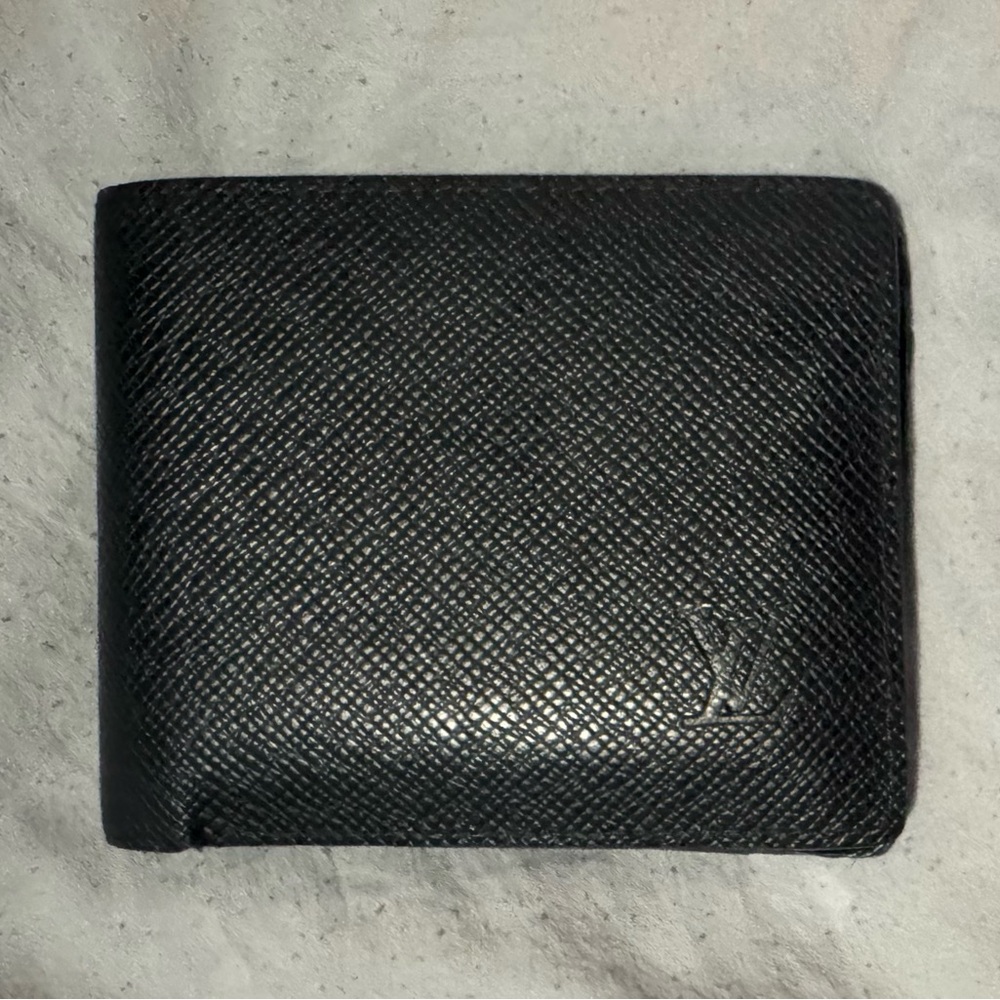 Louis Vuitton Black Textured Multiple Wallet - Picture 2 of 3